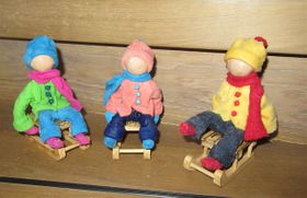 winterpoppetjes op slee