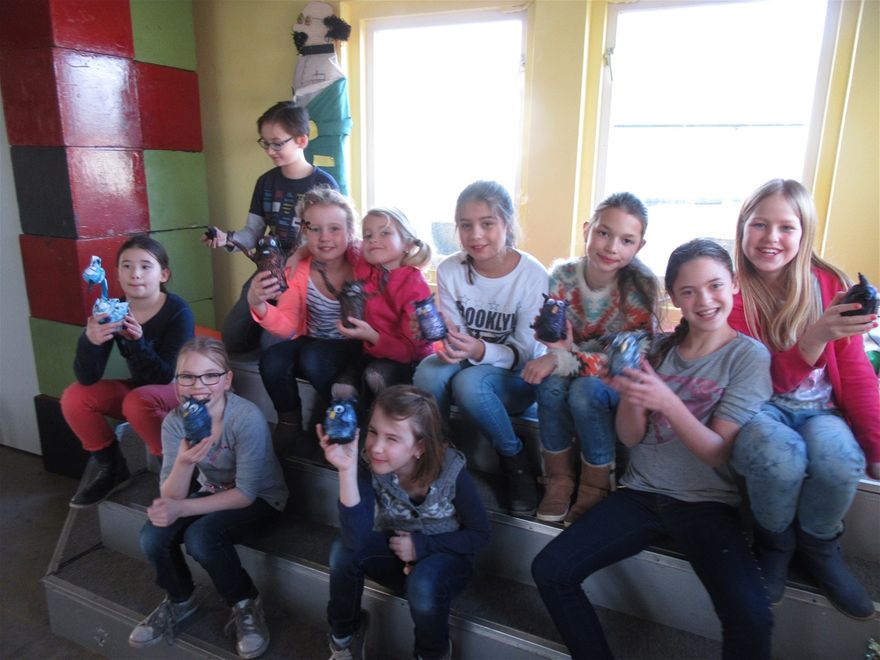 25 februari 2016,  kinderworkshop. Kijk eens hoe enthousiast ze zijn !