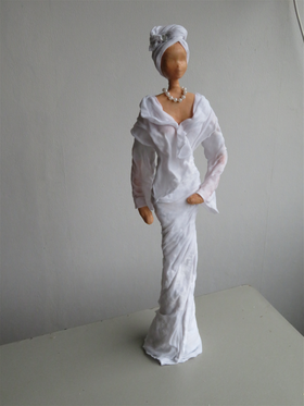 9 december, Lia was erg blij met deze mooie witte dame die ze gemaakt heeft met de workshop vandaag.